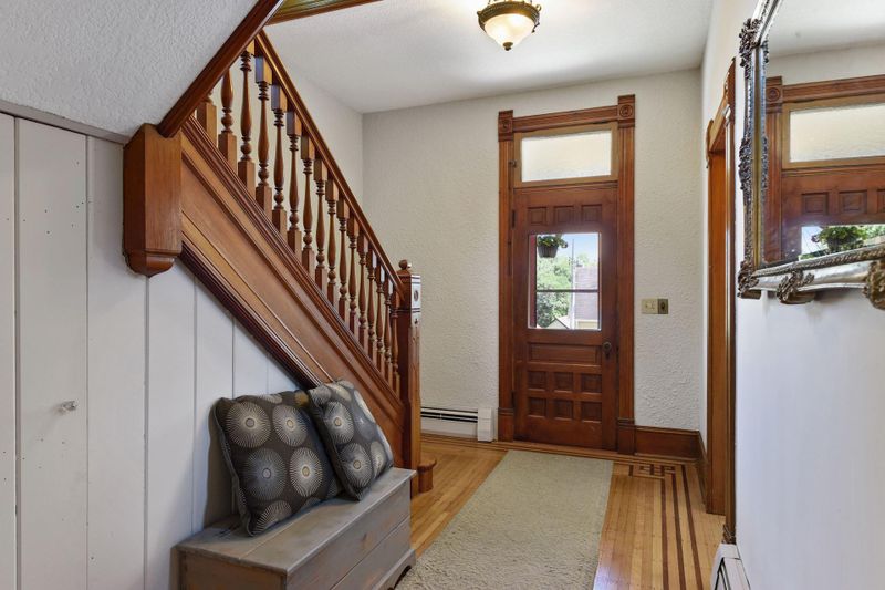 220 3rd St W, Carver, MN 55315