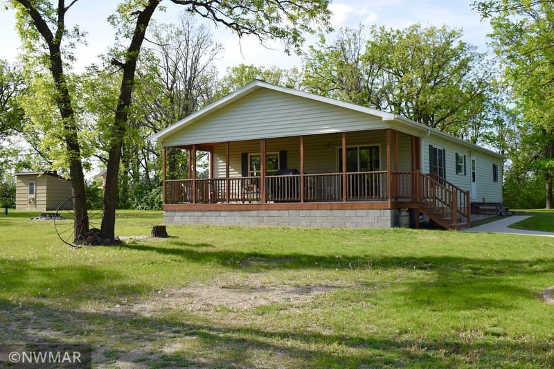 1093 Us Highway 59, Karlstad, MN 56732