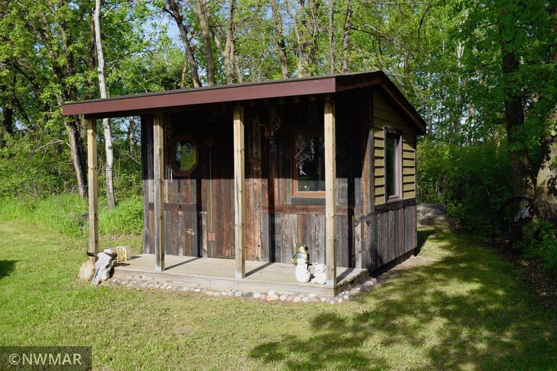 1093 Us Highway 59, Karlstad, MN 56732