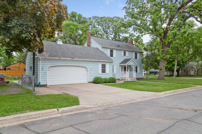 43 6th Ave SE, Hutchinson, MN 55350
