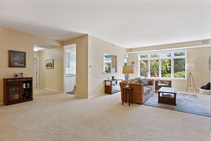 5555 Dewey Hill Rd #107, Edina, MN 55439