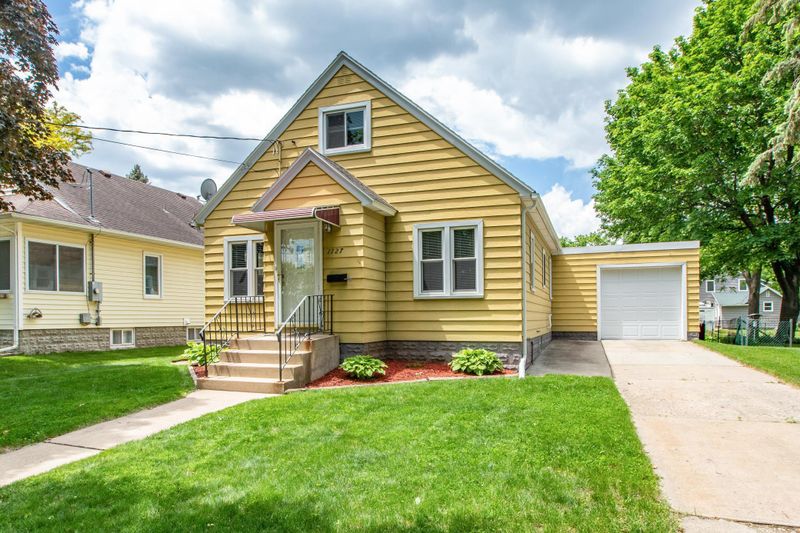 1127 8th Ave SE, Rochester, MN 55904