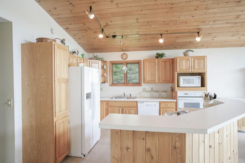 44628 Bittners Point Rd, Bovey, MN 55709