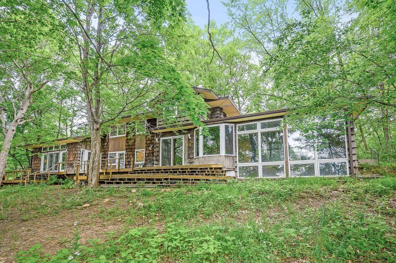8879 Jane Rd N, Lake Elmo, MN 55042