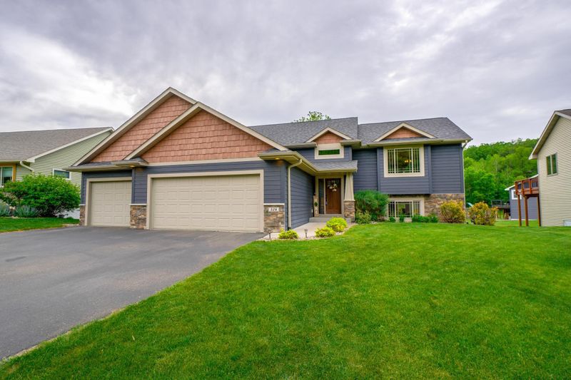 326 Glenmeadow St, River Falls, WI 54022