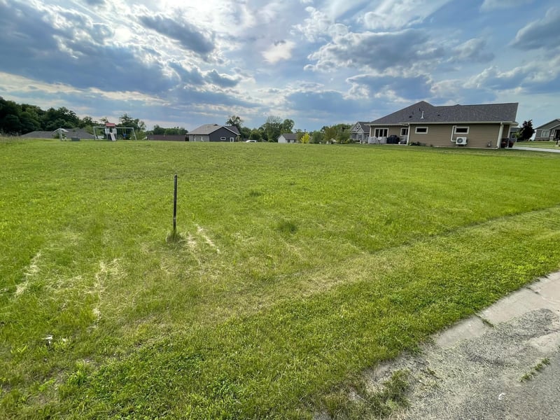 343 7th St SE, Medford, MN 55049