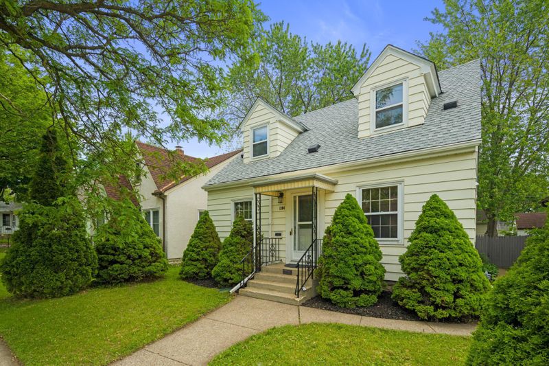 1304 Margaret St, Saint Paul, MN 55106