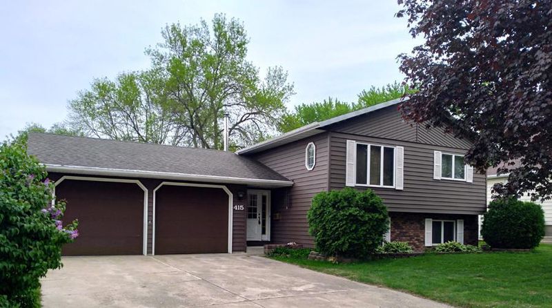 415 3rd Ave NE, Sleepy Eye, MN 56085