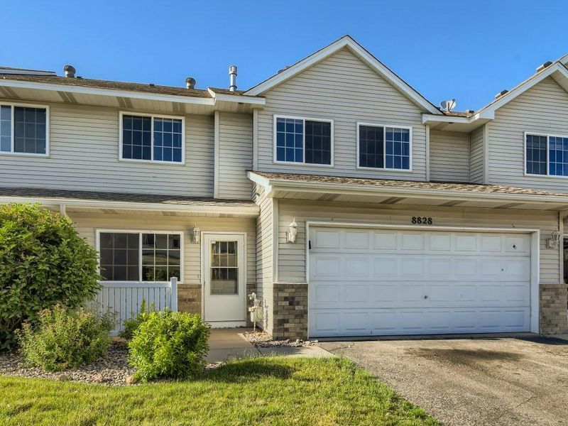 8828 92nd St S, Cottage Grove, MN 55016