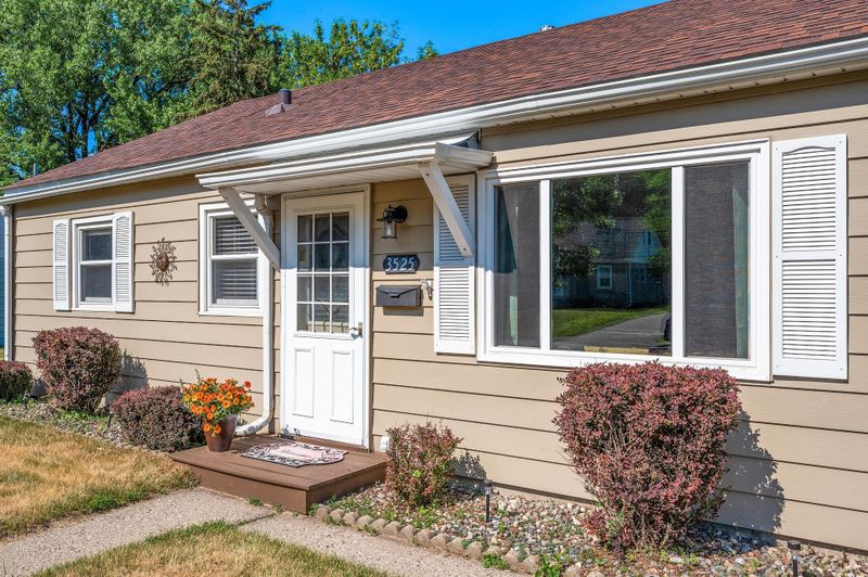 3525 Regent Ave N, Crystal, MN 55422