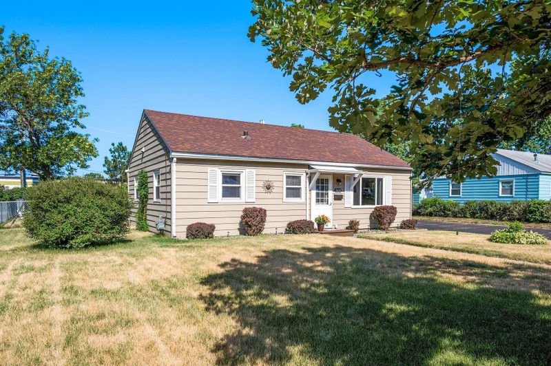 3525 Regent Ave N, Crystal, MN 55422