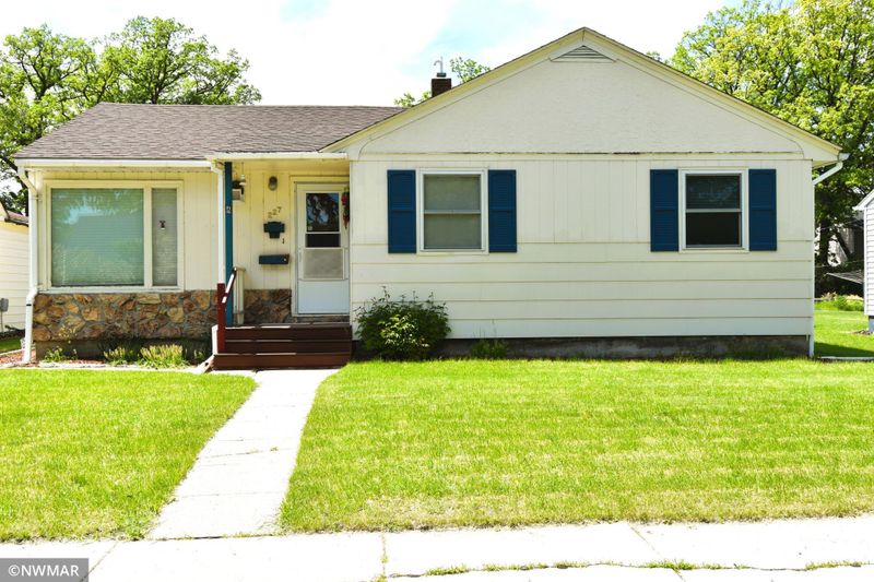 227 Merriam Ave N, Thief River Falls, MN 56701
