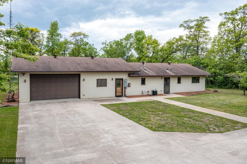 14127 Red Oak Rd SE, Mentor, MN 56736