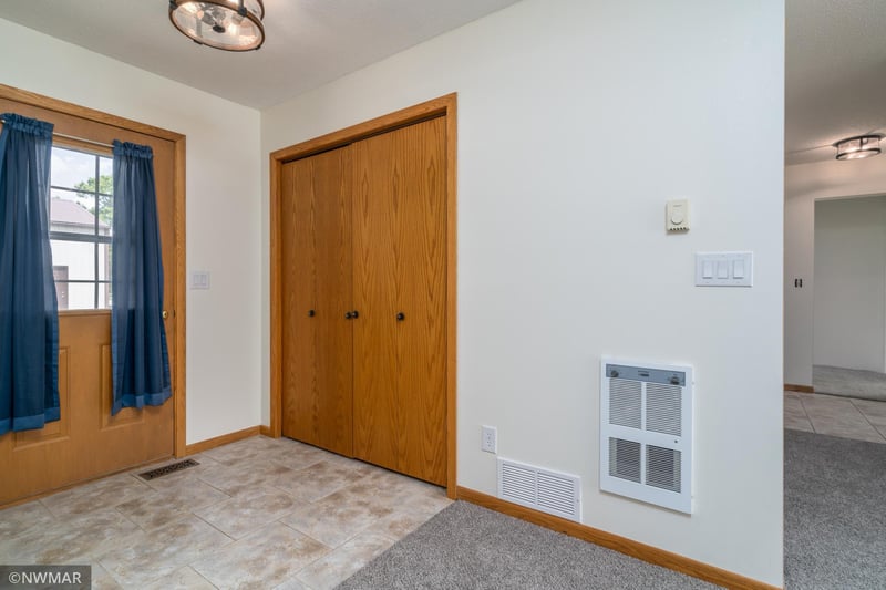 14127 Red Oak Rd SE, Mentor, MN 56736