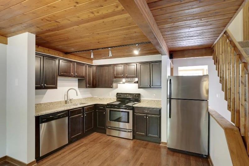 140-146 Mackubin St, Saint Paul, MN 55102