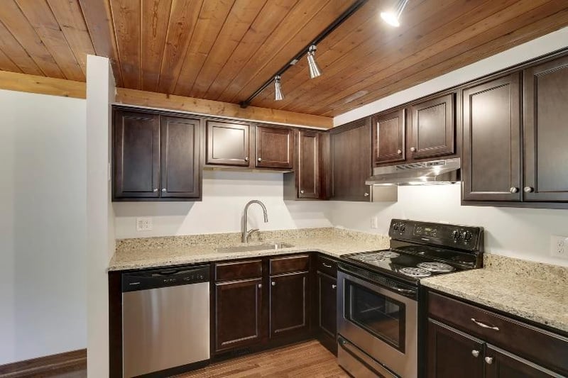 140-146 Mackubin St, Saint Paul, MN 55102