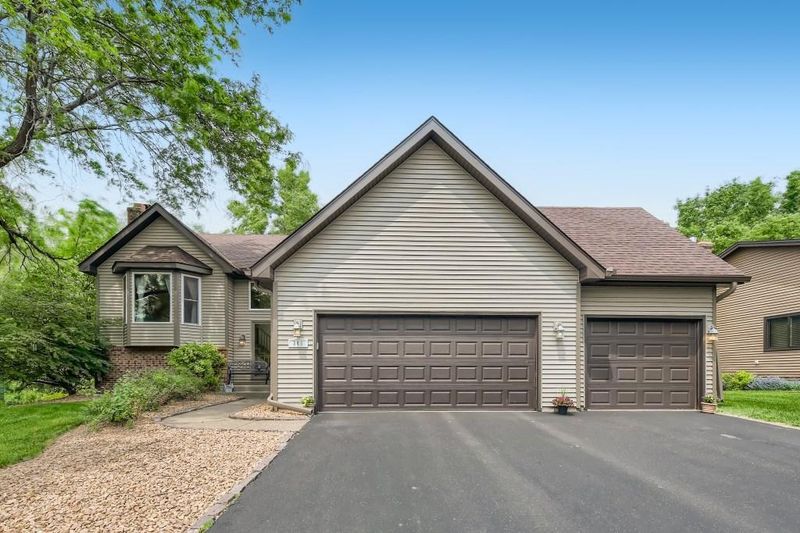 341 Poplar Dr, Shoreview, MN 55126