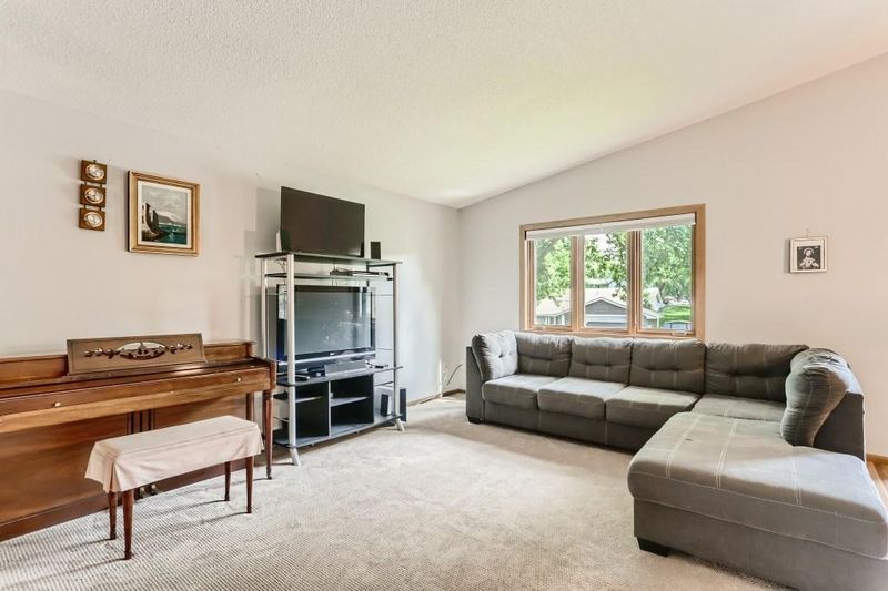15347 70th Pl N, Maple Grove, MN 55311