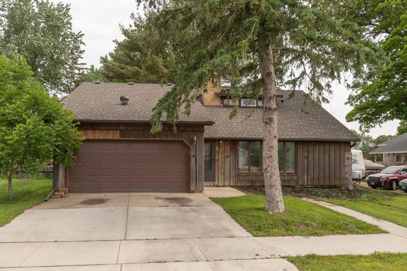 305 3rd St NW, Kasson, MN 55944