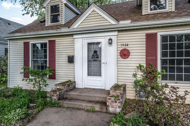 1564 Griggs St N, Saint Paul, MN 55108