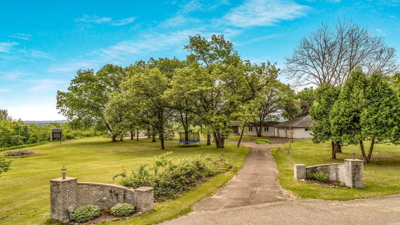 W6381 S Prairie Ln, Durand, WI 54736