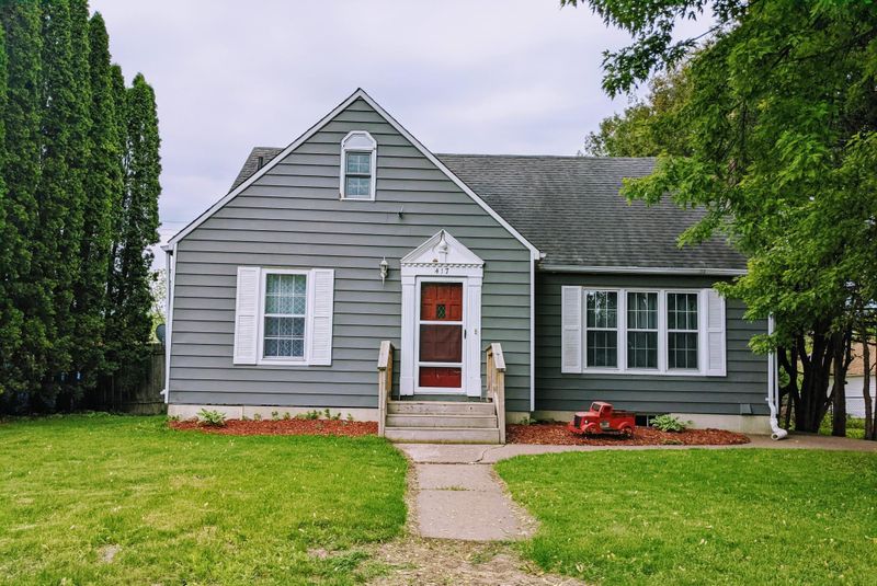 417 1st St, Sandstone, MN 55072