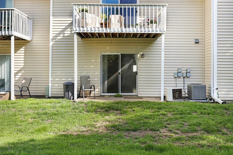 6258 Magda Dr #B, Maple Grove, MN 55369