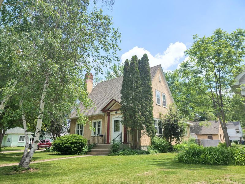 310 E 7th St, Morris, MN 56267