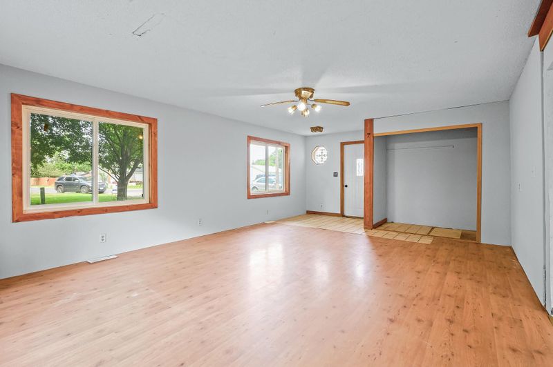 4951 W 125th St, Savage, MN 55378