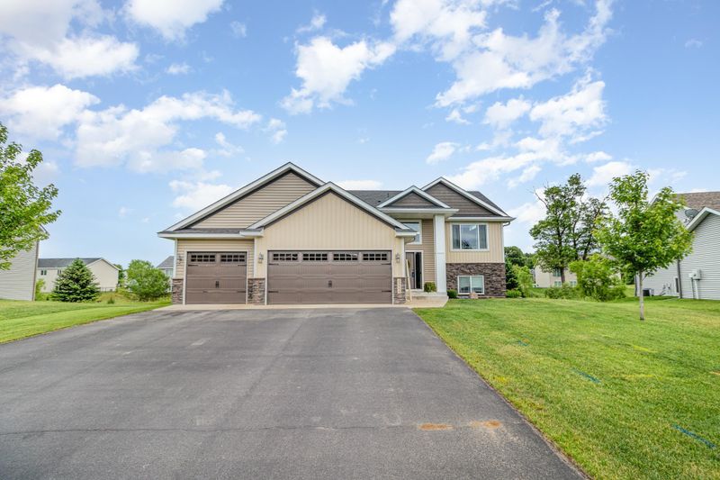 25555 12th St W, Zimmerman, MN 55398