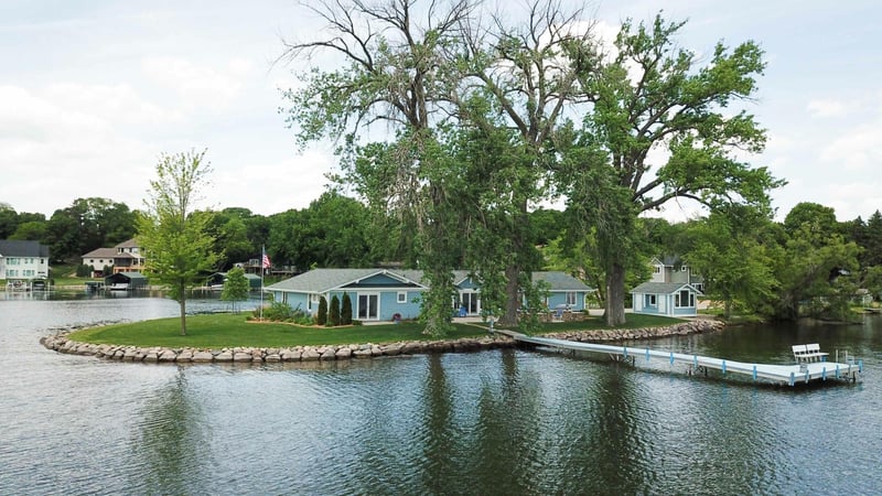 6805 Cardinal Cove Dr, Mound, MN 55364