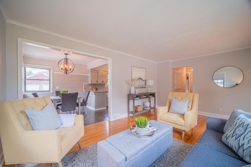 1167 Kennard St, Saint Paul, MN 55106