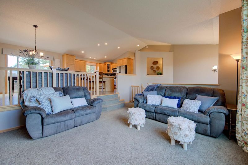 322 4th St SW, Delano, MN 55328