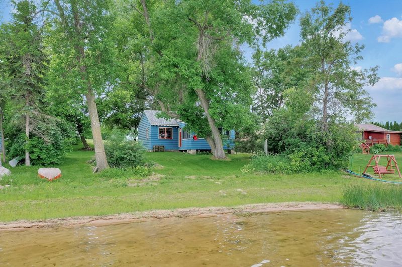 11980 Mentzer Trl, Lindstrom, MN 55045
