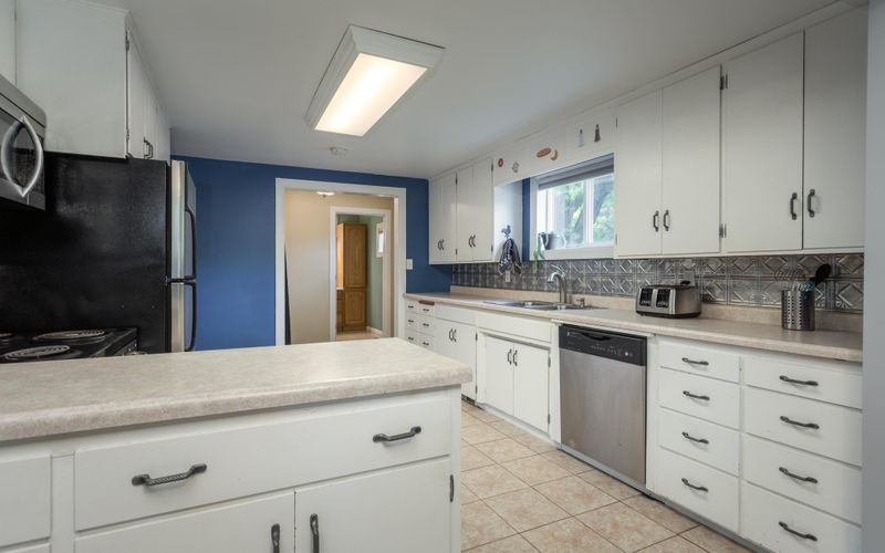 216 10th Ave E, Alexandria, MN 56308