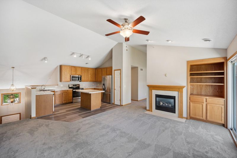 2756 Spy Glass Dr, Chaska, MN 55318