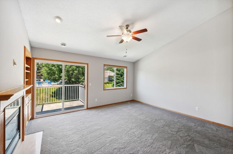 2756 Spy Glass Dr, Chaska, MN 55318