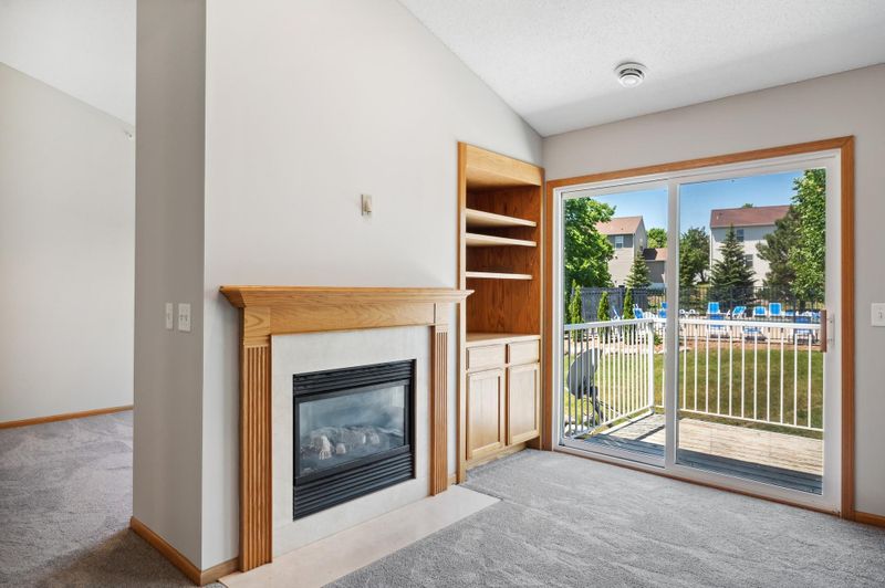 2756 Spy Glass Dr, Chaska, MN 55318