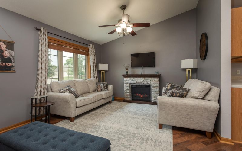 17 Skyview Ln, Morris, MN 56267
