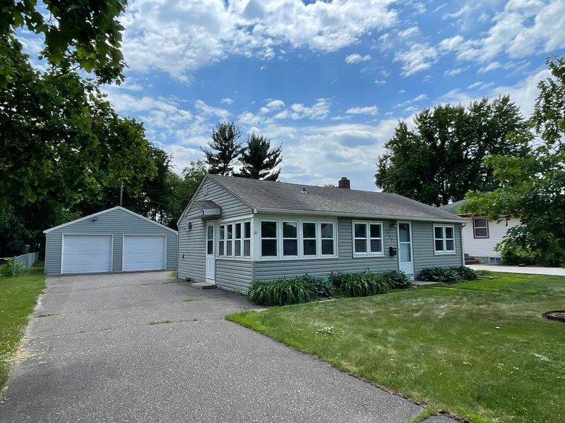 6329 Lombardy Ln, Crystal, MN 55428