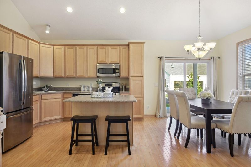 9759 Picket Dr, Eden Prairie, MN 55347