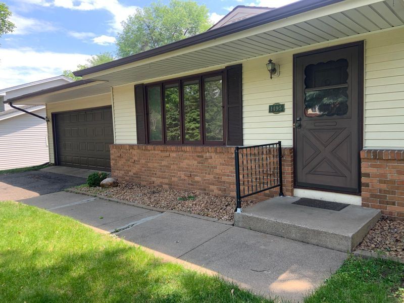 1495 1st St SW, New Brighton, MN 55112