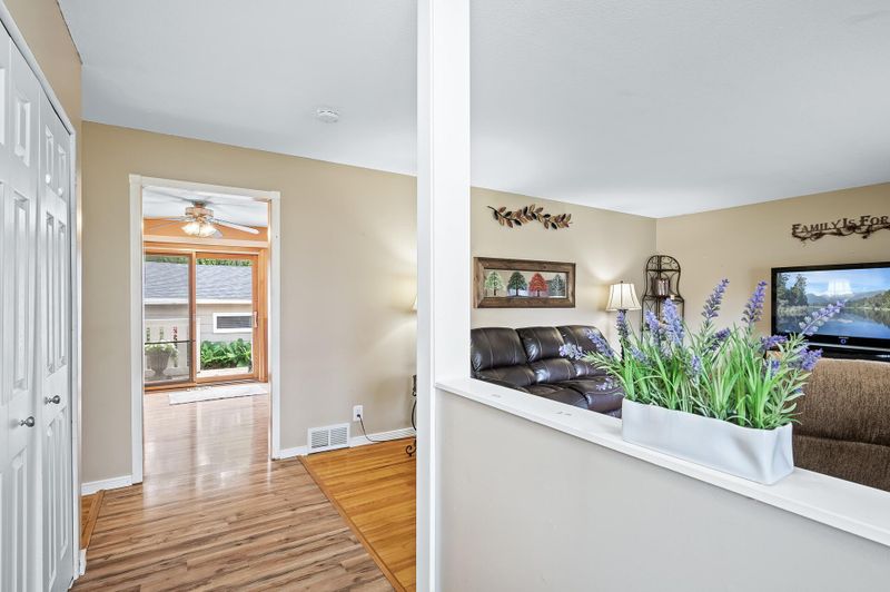 5117 W 84th St, Bloomington, MN 55437