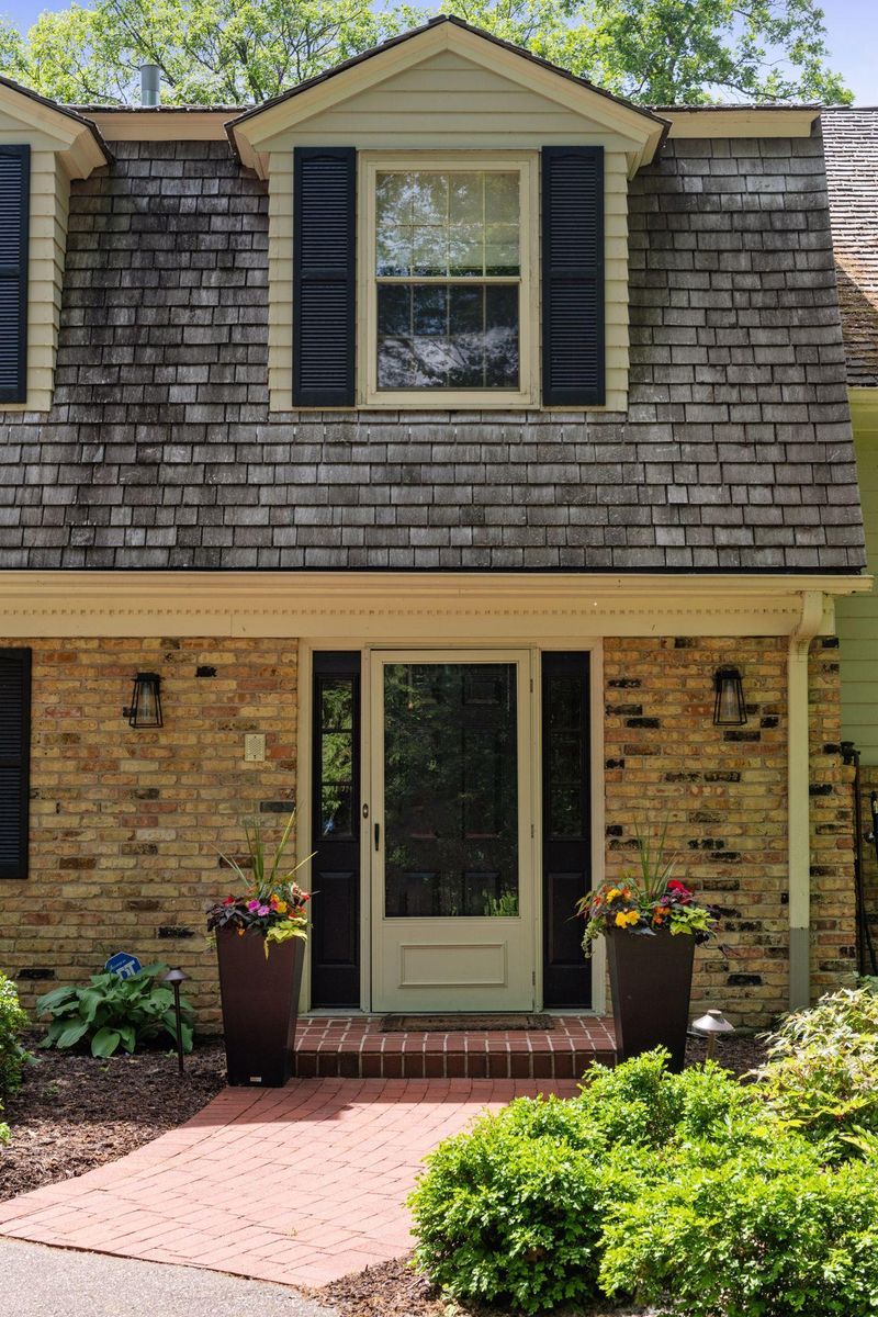 3275 Eldorado Trl E, Minnetonka, MN 55305