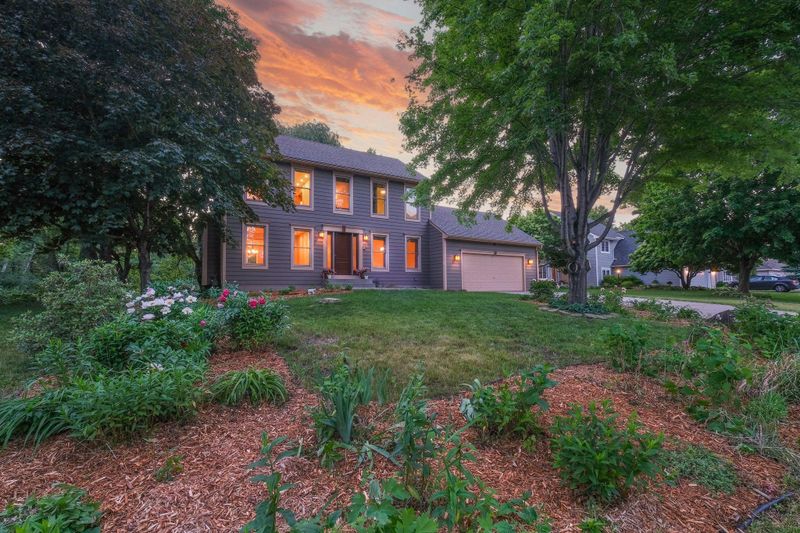 4659 Allendale Dr, White Bear Lake, MN 55127