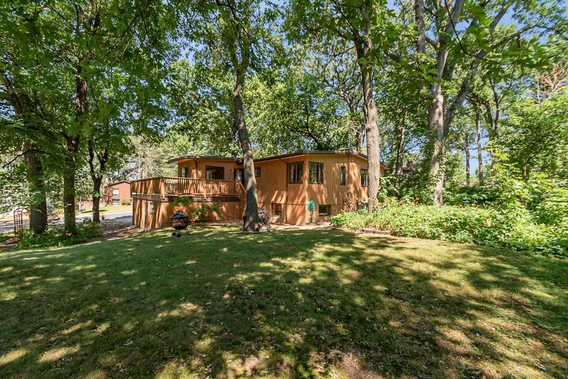1833 Lamplight Dr, Woodbury, MN 55125
