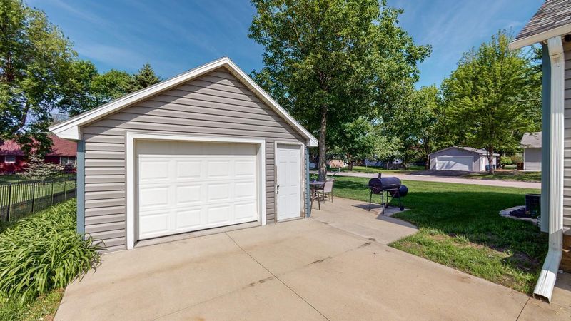 207 4th Ave NW, Kasson, MN 55944