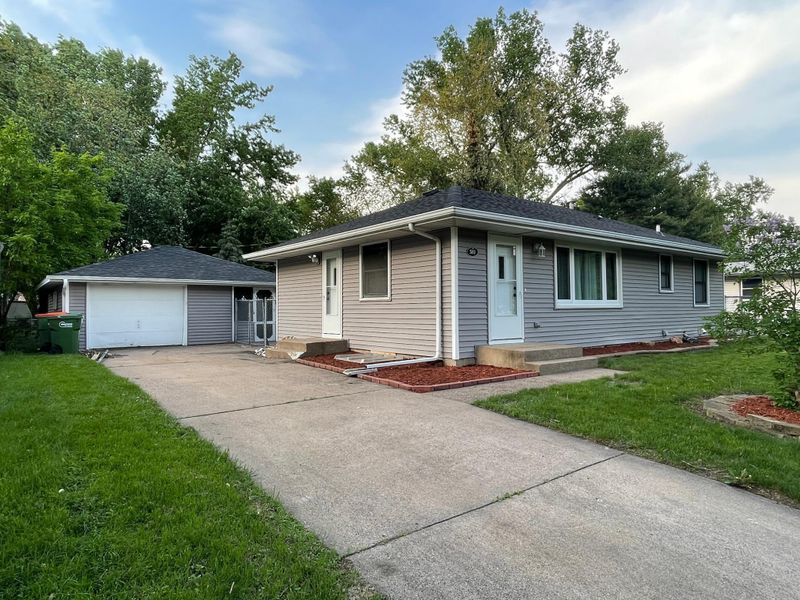 581 108th Ave NW, Coon Rapids, MN 55448