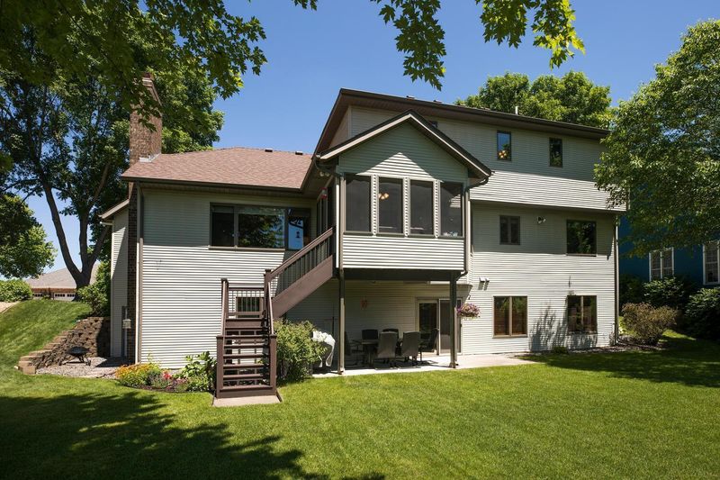 10209 Hilltop Ct, Champlin, MN 55316