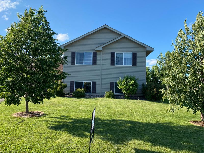 528 Elm St NE, Lonsdale, MN 55046